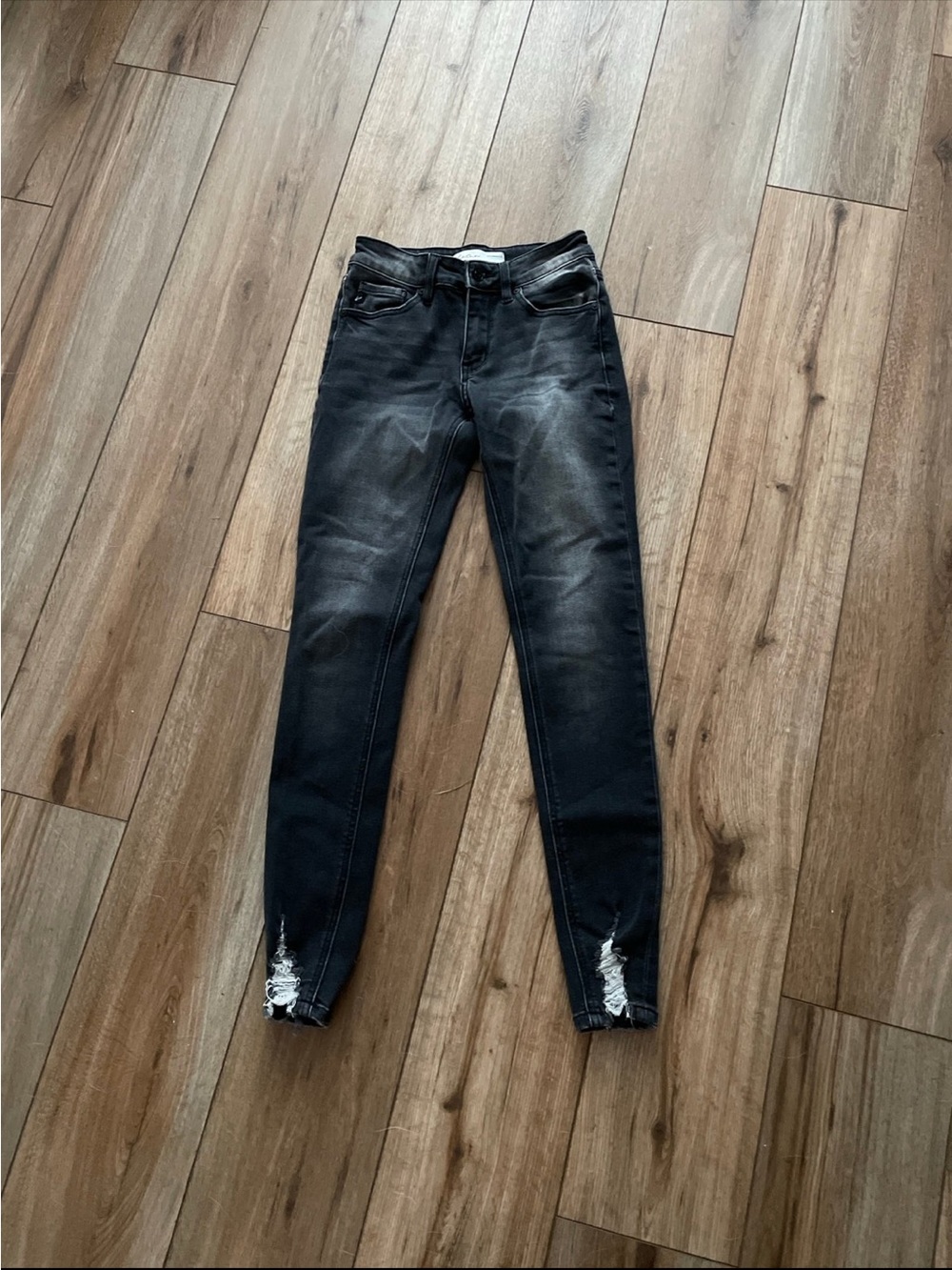 Women’s Kancan Washed Black Distressed Skinny Jeans 24